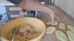 Готовлю курино-кабачковые котлеты /Закупка продуктов/ Возвращение Жени