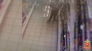 Житель Бологого украл в магазине косметику с парфюмом и подарил дочери
