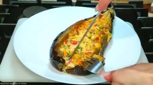 Баклажаны запеченные с сочной начинкой.