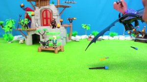 Замок и крылатые дракоши 🐉 Видео с игрушками детям