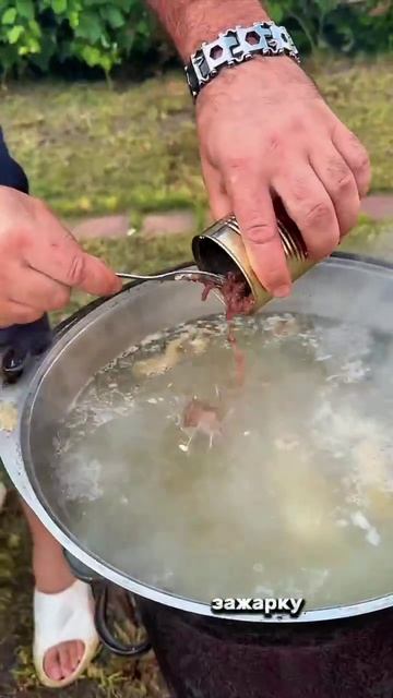 Берём всё самое вкусное и собираем в одну кастрюлю. Ну а что, имеем право 🤗😂