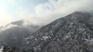 В горах Кыргызстана нашли личные вещи пропавших альпинистов, поиски временно приостановлены