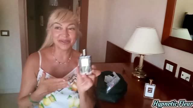 ШЛЕЙФОВЫЕ, КОМПЛИМЕНТАРНЫЕ ЛЕТНИЕ АРОМАТЫ. ЧТО НОСИЛА В ОТПУСКЕ ?