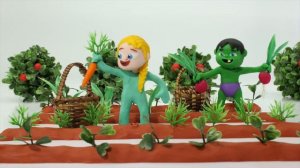 Малыш Халк занимается карате