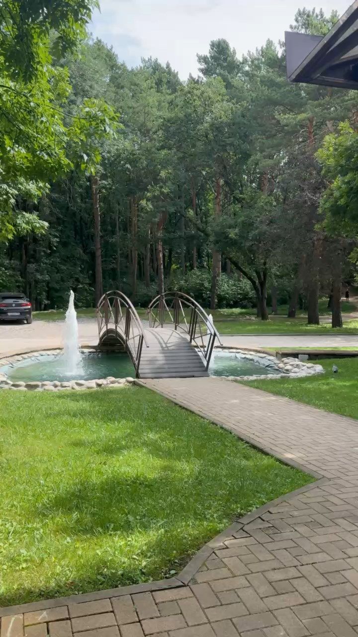 Счастье в деталях - завтрак у фонтана в Кисловодском парке