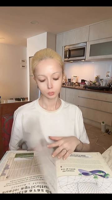 РАННЕЕ СТАРЕНИЕ Иногда у довольно молодых людей я замечаю рыхлые лица