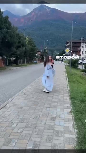 Есть два способа прожить жизнь