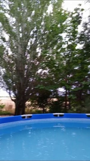 Умудрились расплескать полбассейна 😅 Доливаем воду 💧💧💧 12 августа 2026 года