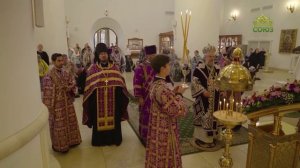 В Твери совершили вечерню и утреню с выносом Креста в праздник Изнесения Честных Древ