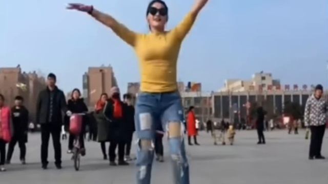 танец на площади Ленина