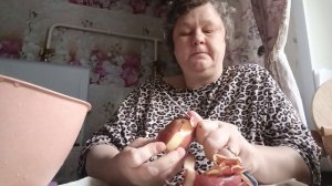 Тонко чистить картошку и про все разговоры