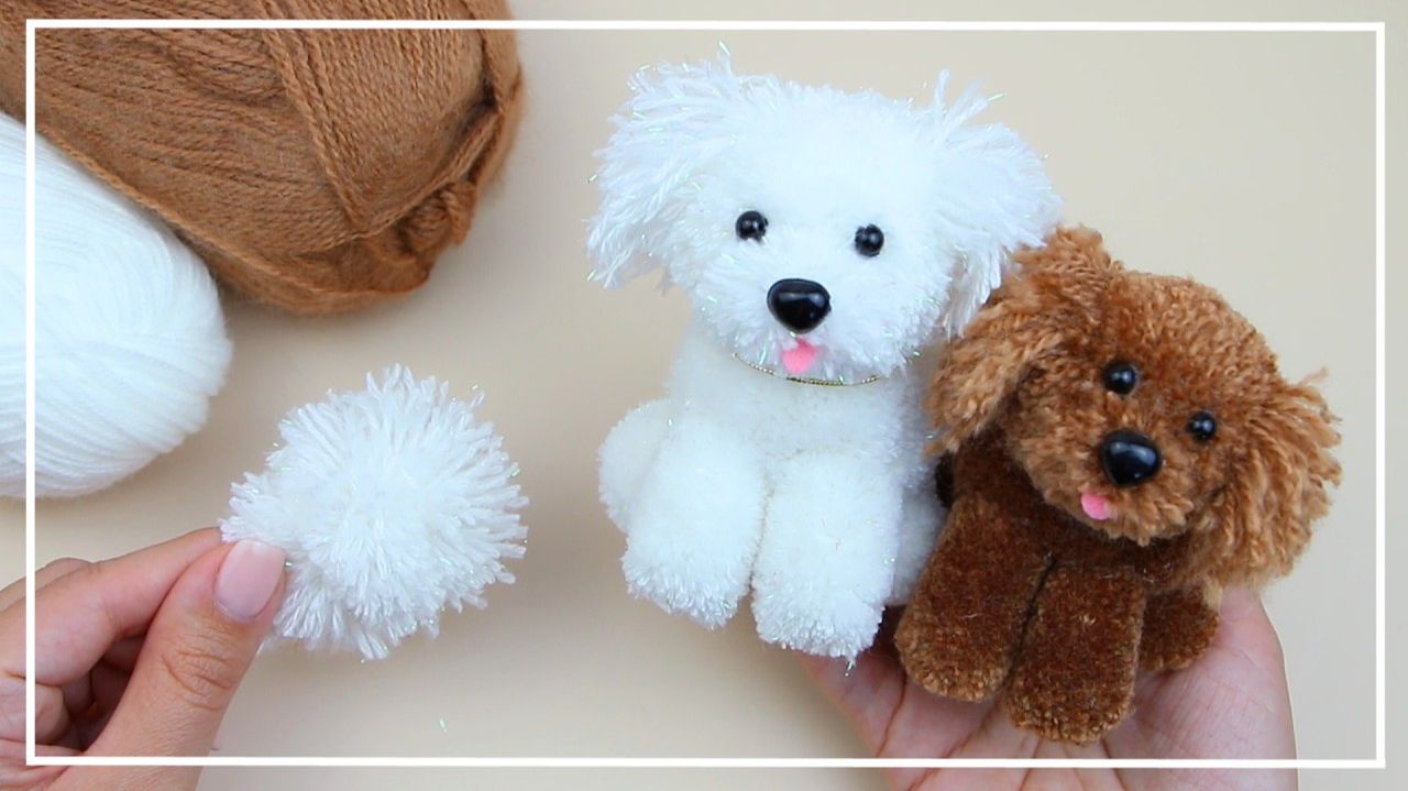 Все обожают эту очаровательную вязаную собачку из помпонов! 🐶🧶💛 Пошаговое руководство.