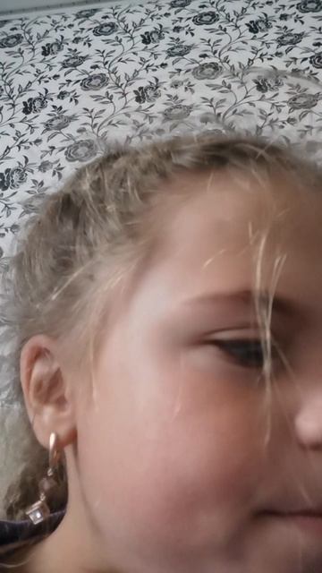АСМР на ухо чистка👂