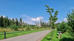 Новый парк в районе Мытищи Московской области. Ландшафтный парк благоустраивается, но уже популярный