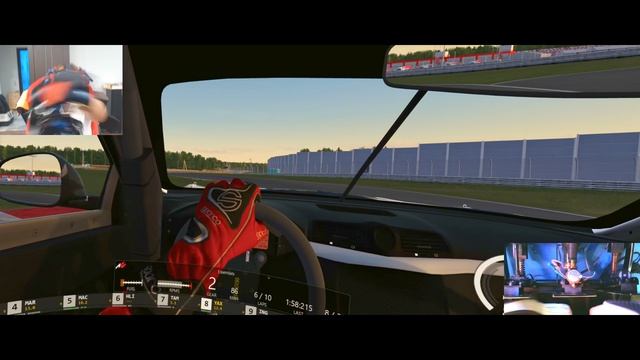 AC MRW GT4 VR придумал себе челлендж