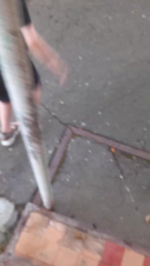 мы на улице гуляем идёт дождь