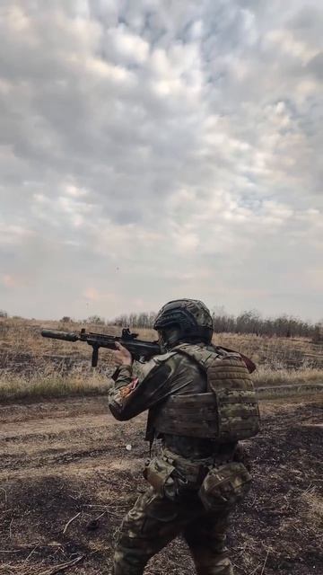 🇷🇺💪 Наши воины — лучшие!  Сила, выдержка и взаимовыручка — наши бойцы продолжают выполнять постав