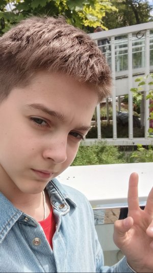 Кто последний слезет с качель тот проиграл!!!