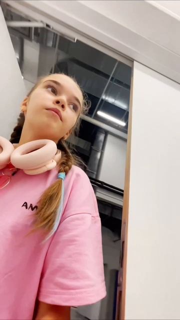 Пришла к папе на съемки в студию НТВ🤩😎
