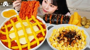 Мукбанг - жареная курица и токпокки - корейский стиль, много соуса