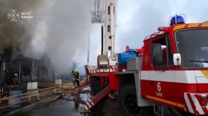 Прилет по рынку в Почайной в Киеве, который полностью сгорел.
