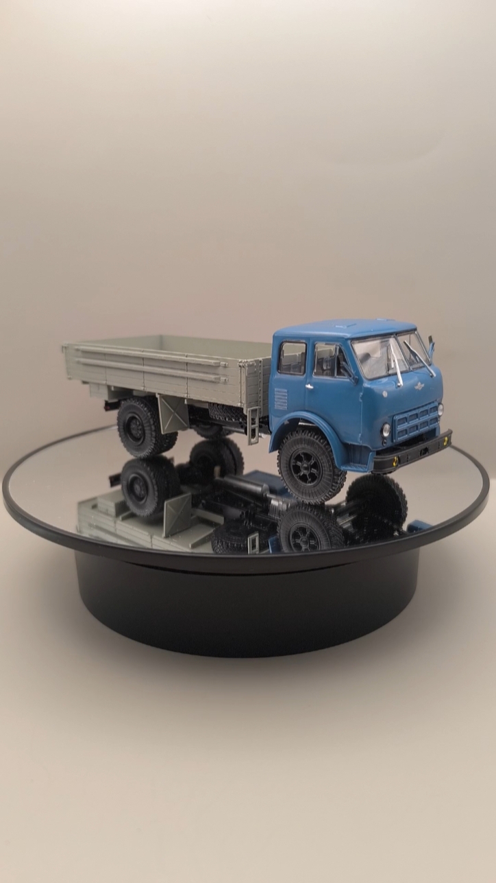 МАЗ 500А бортовой 1:43 АИСТ Автоистория