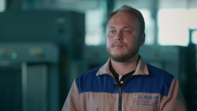 Виталий Гридасов обеспечивает посадку воздушных судов в аэропорту на космодроме Байконур