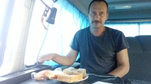 Мукбанг. Холодец из магазина. Обеденный перекус.