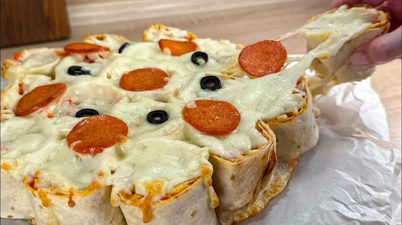 Пицца из тортильи — простой рецепт с курицей и сыром, готовится за считанные минуты