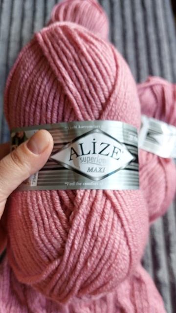 Вяжу для Вас шапочки бини и к ним теплые уютные шарфы 🧶🧣❤️