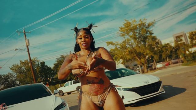 Barbri Ft. Nina LaRetta – BIRD FEED (Official Music Video) 📹  Visualzbydee