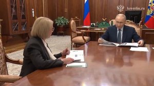 Путин встретился с губернатором Ненецкого автономного округа Ириной Гехт.