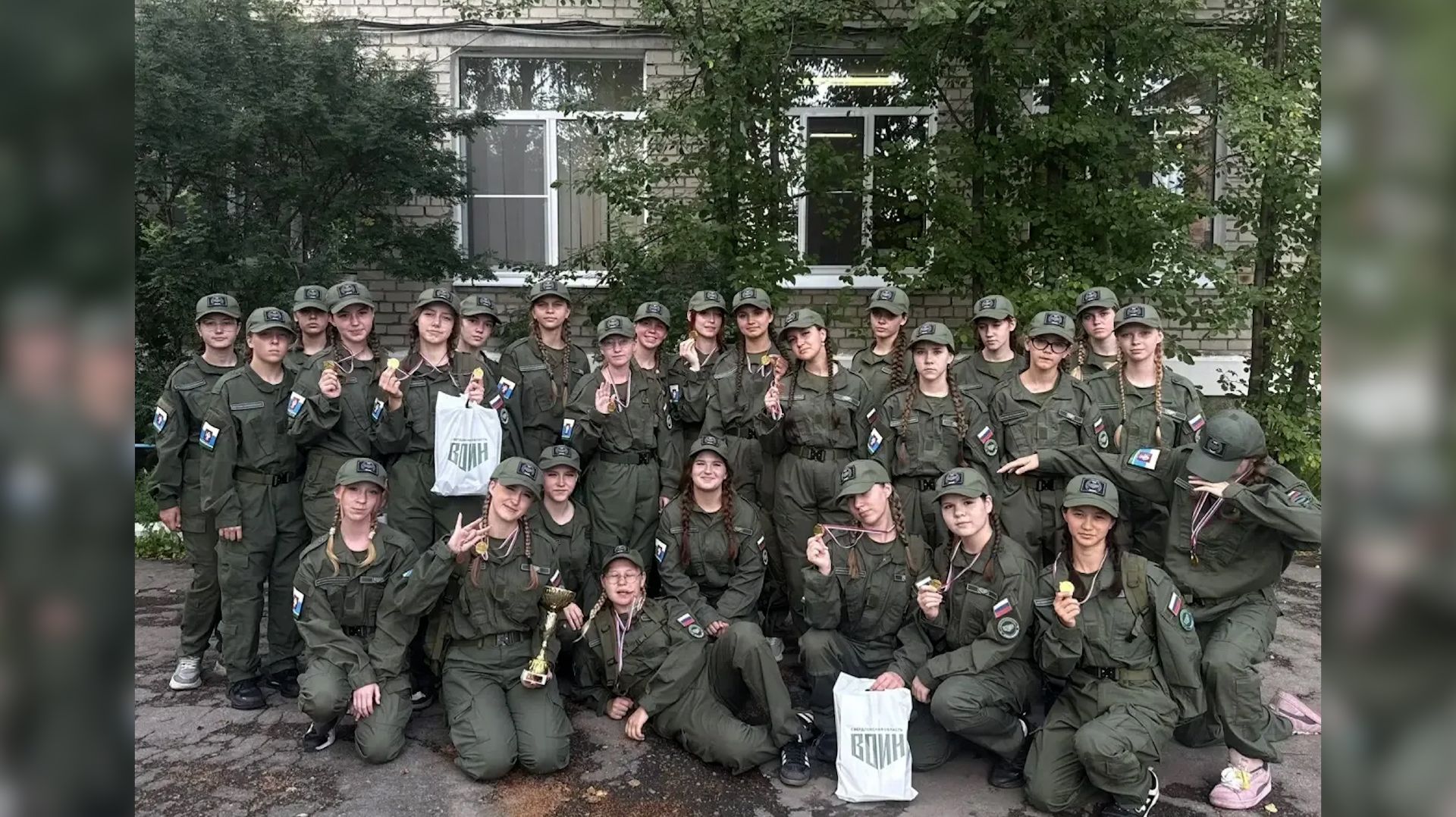 Ученицы школы №5 Карпинска одержали победу
