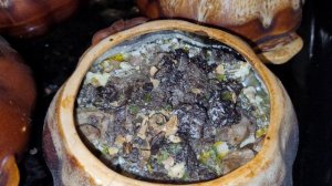 Картошка со сморчками в сливках, запекаем в горшочках.