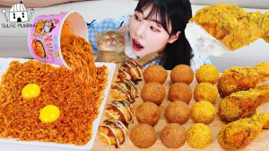 Мукбанг - курица и острая лапша и сырные закуски - много соуса