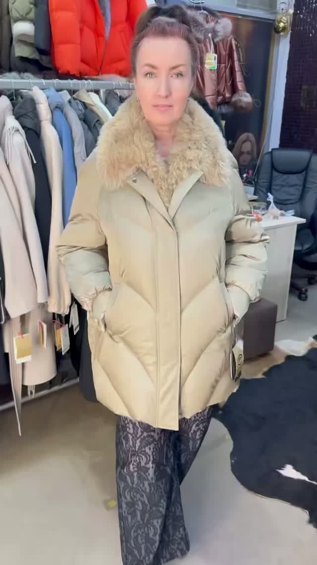 Пуховик с мехом ламы OLIVIA