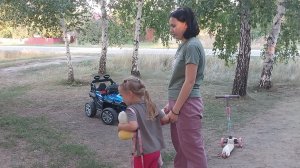 Ева сажает всех в клетку)))