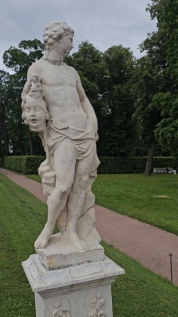 ЕКАТЕРИНИНСКИЙ ДВОРЕЦ