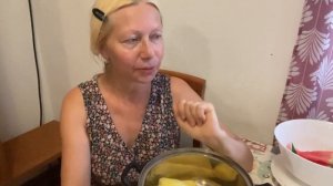 МНЕ ХОРОШО БЕЗ МАКИЯЖА, Я КРАСАВИЦА. ВСЕХ ЛЮДЕЙ СВОЕЙ РОЖЕЙ РАСПУГАЛА НА УЛИЦЕ, НИКОГО НЕТ.