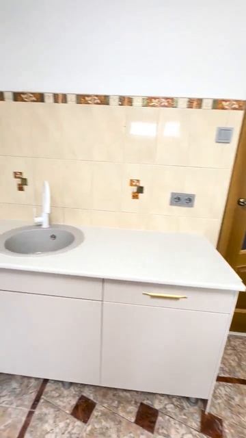 1-комнатная квартира 38 м² с новым ремонтом и мебелью — заезжай и живи!