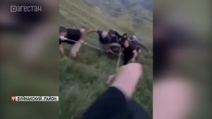 Легковой автомобиль с мужчиной сорвался с обрыва в Буйнакском районе