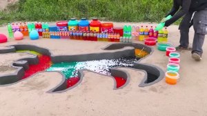 🍿 ЭКСПЕРИМЕНТ: Гигантский радужный скорпион с большой порцией Pepsi