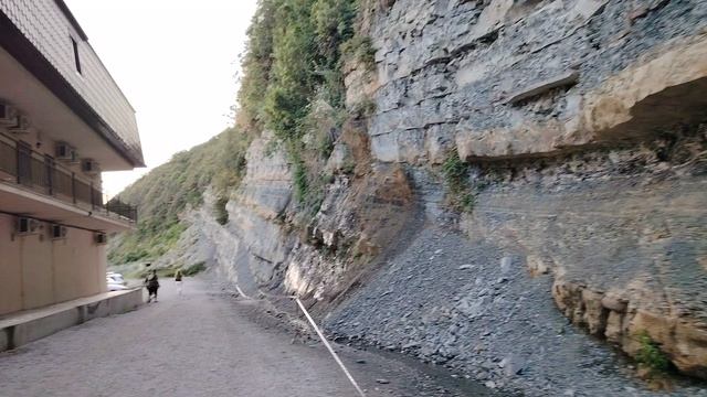 Дорога на дикий пляж