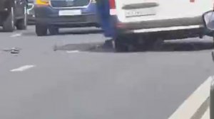 Скорая помощь сбила мотоциклиста в центре Москвы — мужчина погиб.