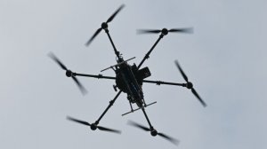 Расчеты БПЛА оказывают поддержку штурмовикам. Лучшее видео из зоны СВО
