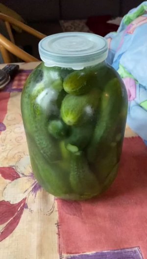 Хрустящие соленые огурчики как из бочки, простой и проверенный рецепт.
