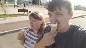 ПРОГУЛЯЛИСЬ С ИРИНОЙ ПО НАБЕРЕЖНОЙ / СОБИРАЮ В ТЕПЛИЦЕ ПОМИДОРЫ 🍅