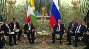 Развитие сотрудничества в самых разных сферах обсудили в Кремле Владимир Путин и президент Мьянмы.