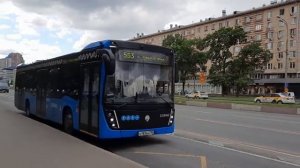 «Не остановился!» Автобус Нефаз-5299-40-52 следует по маршруту 553