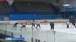 В Кирове состоялся первый турнир по хоккею среди женских команд